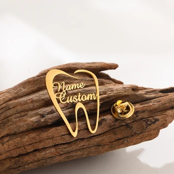 Персонализирано персонализирано име брошки за жени златен цвят от неръждаема стомана писмо зъб щифт значки брошки сватбени бижута