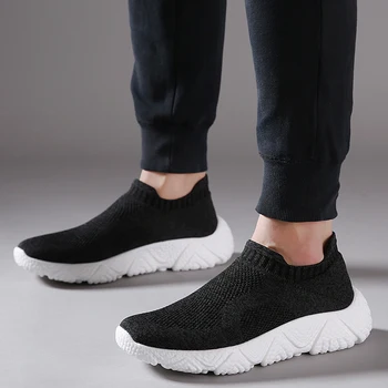 Маратонки за мъже Есенни дишащи ежедневни обувки Външна лека платформа Модни еластични чорапи Нисък връх вулканизирани обувки 2024